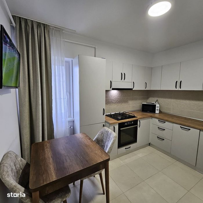 Apartament cu o camera, decomandat, etaj 5, 41mp, 400 euro