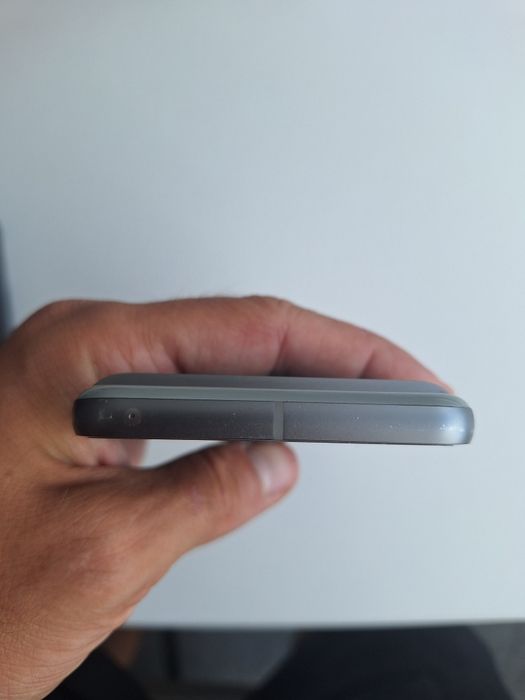 Телефон Google Pixel 8