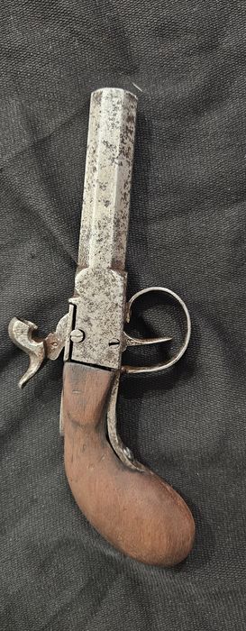 малък капсулен пистолет/бартер