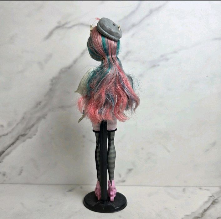 Рошель Скариж монстер хай