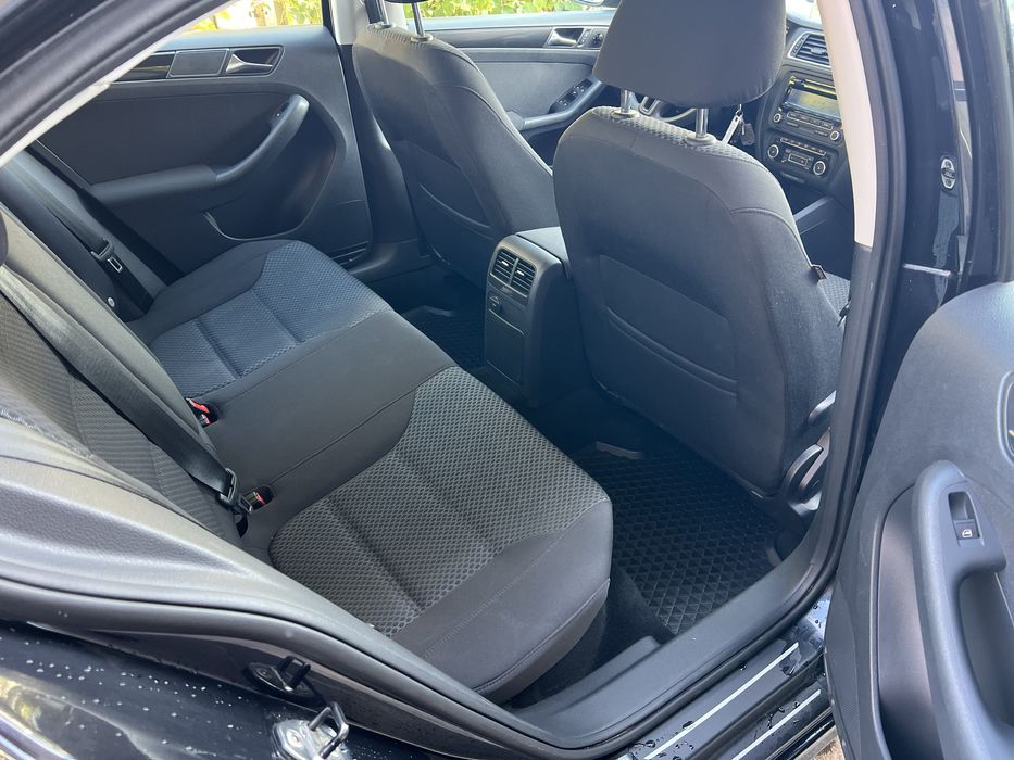 Vand VW Jetta 1.6 diesel , euro 5 !