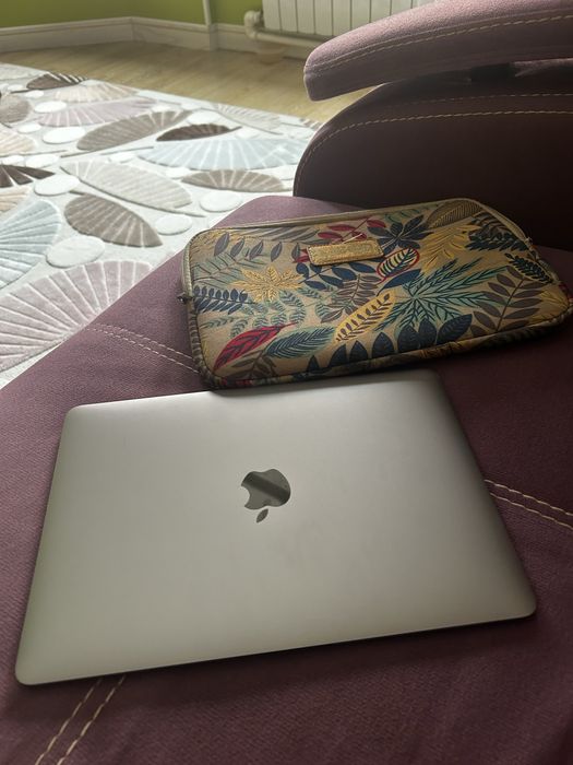 Продам Macbook retina 12