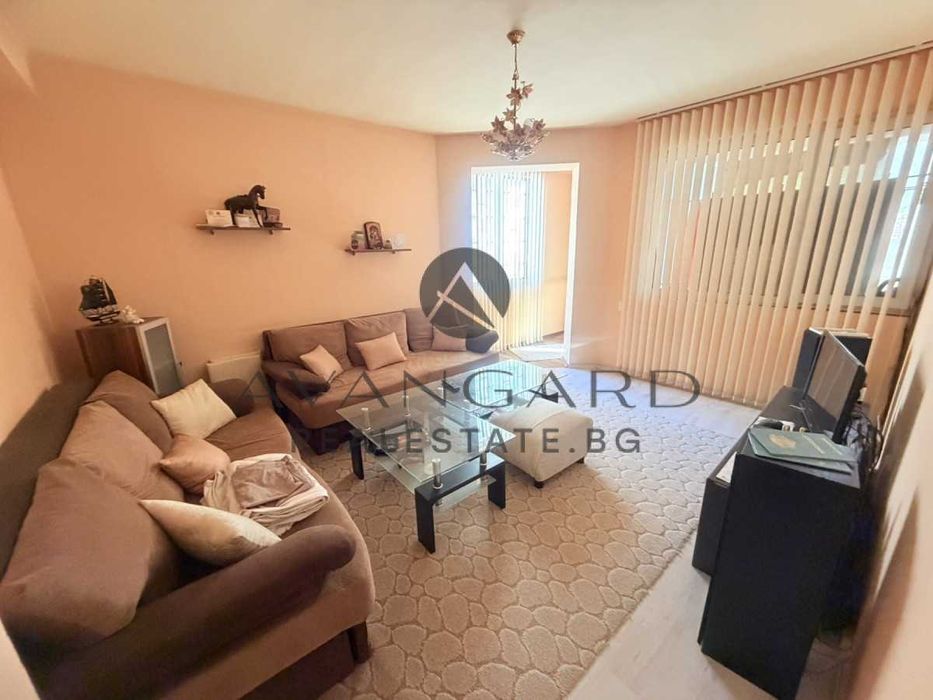 Продава се Тристаен апартамент в Пловдив, Център - 115 кв.м за 1153 €/кв.м - Снимка #1