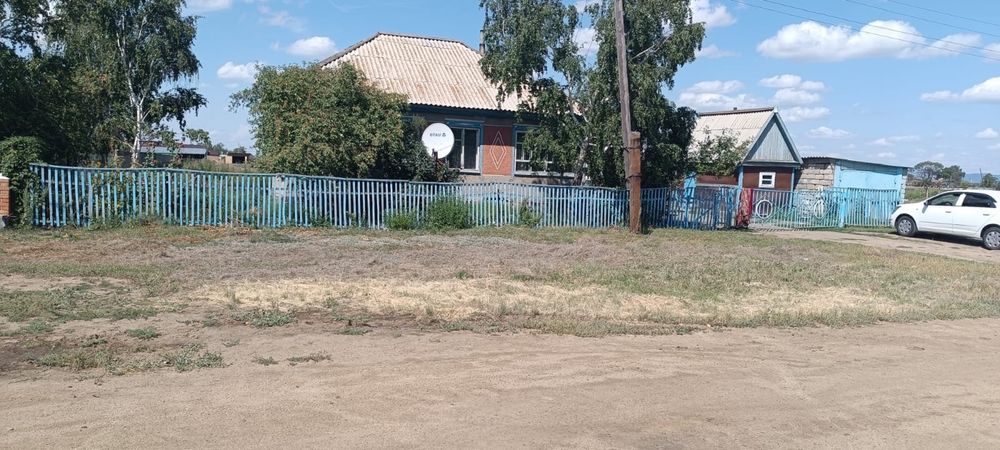 Продам дом в селе Златополье