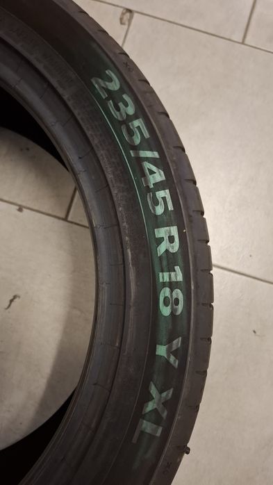 Единична лятна гума Continental PremiumContact7 235 45 18