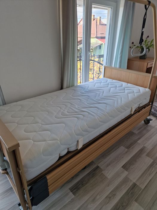 Vând pat Electric pt.persoane vârstnice sau cu dizabilități