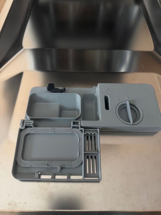 Съдомиялна машина Whirlpool ADG 201