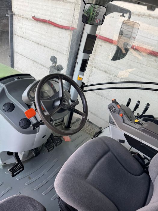 Tractor Claas Axion 810 super pret!