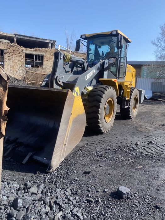 Погрузчик фронтальный