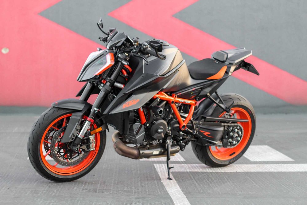KTM 1290 SuperDuke R 2022