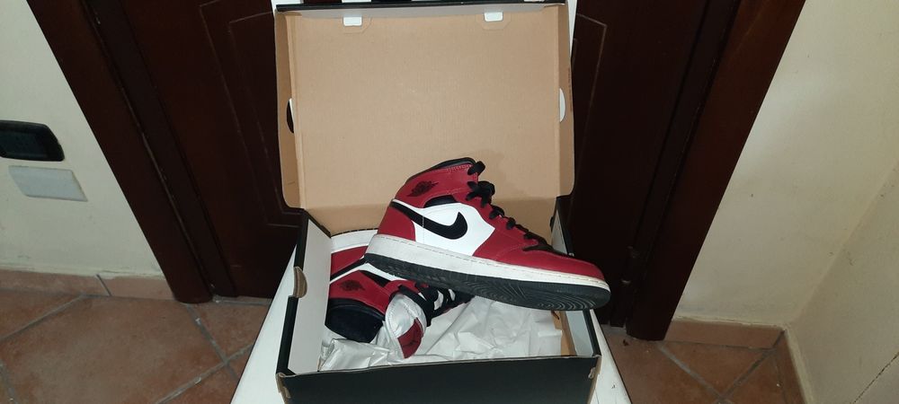 Nike Air Jordan 1,  Converse N 39