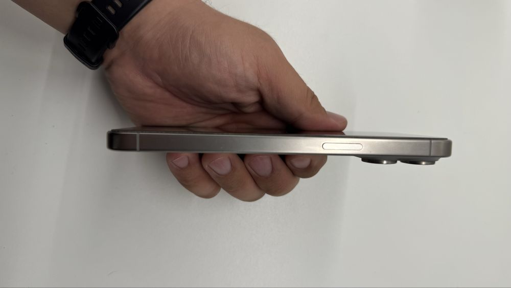 Продам Iphone 15 pro max 256 gb