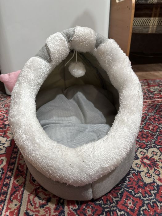 Продам лежанку для кота