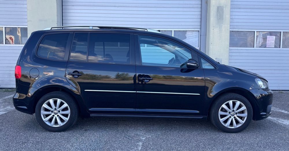 VOLKSWAGEN Touran 2011 — imagine 4