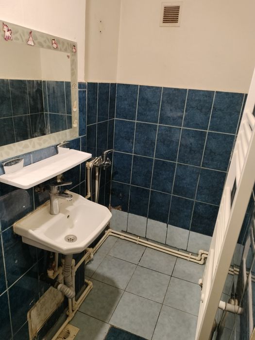 Închiriez apartament micro 19