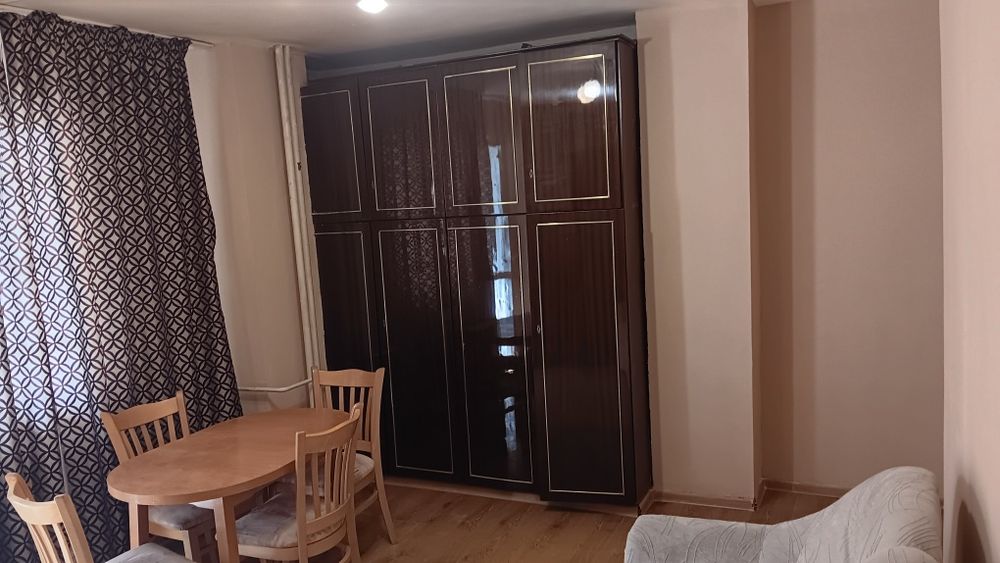 Дава се под наем Двустаен апартамент в Варна, Възраждане 1 - 50 кв.м за 357 € - Снимка #1