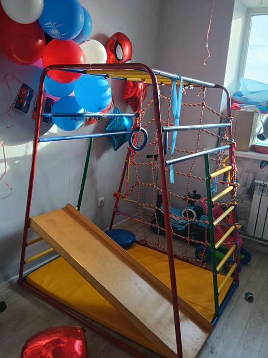 Продам детский спортивный уголок