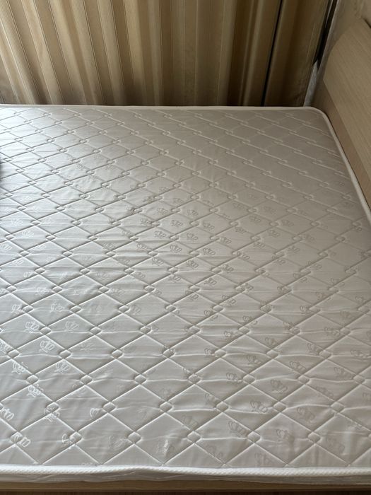 Продам новый матрац 180х200