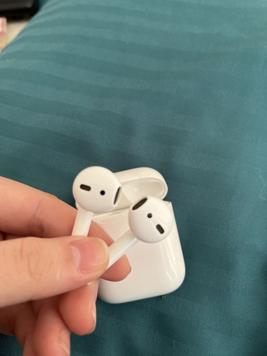 Airpods 1  pokolenia