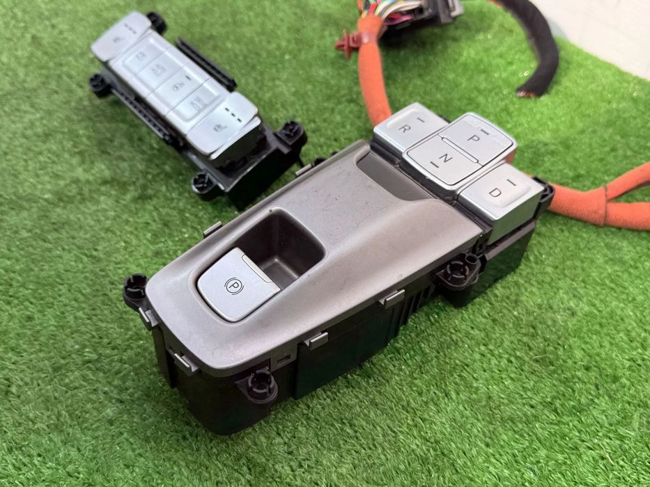 MODUL SCAUNE SI SCHIMB VITEZE FRANA DE MANA HYUNDAI KONA ELECTRIC 2022 2021-2023 COD OEM 467W0K4XXX 467W0K4900 467W0-K4900 93766K4500 93766-K4500 22597009NV 22597-009-NV