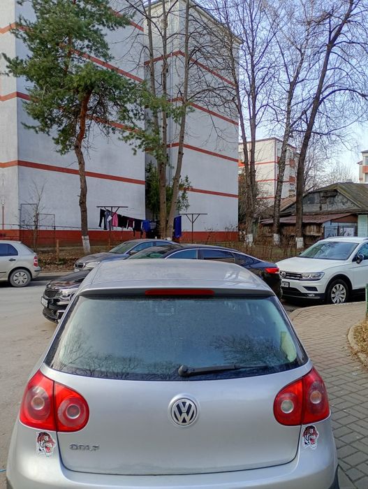 Vand golf V scurt,benzina +gpl