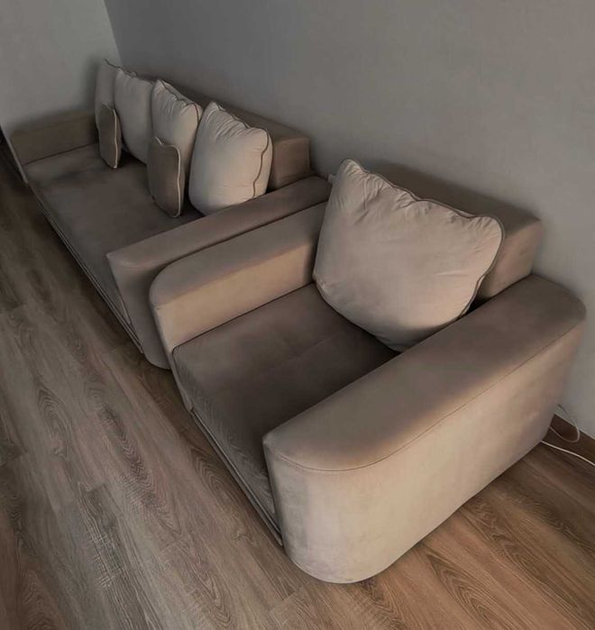 Canapea extensibila cu perne + fotoliu