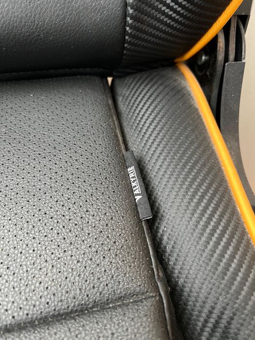 Кресло игровое Dxracer V-alkyrie