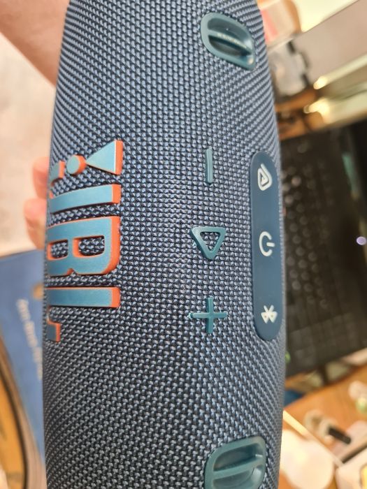 JBL Charge 6 НОВЫЙ
