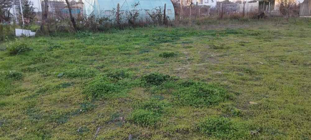 Продавам парцел с ток и вода в м-ст Боровец-юг