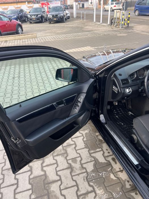 Vand Mercedes c 200