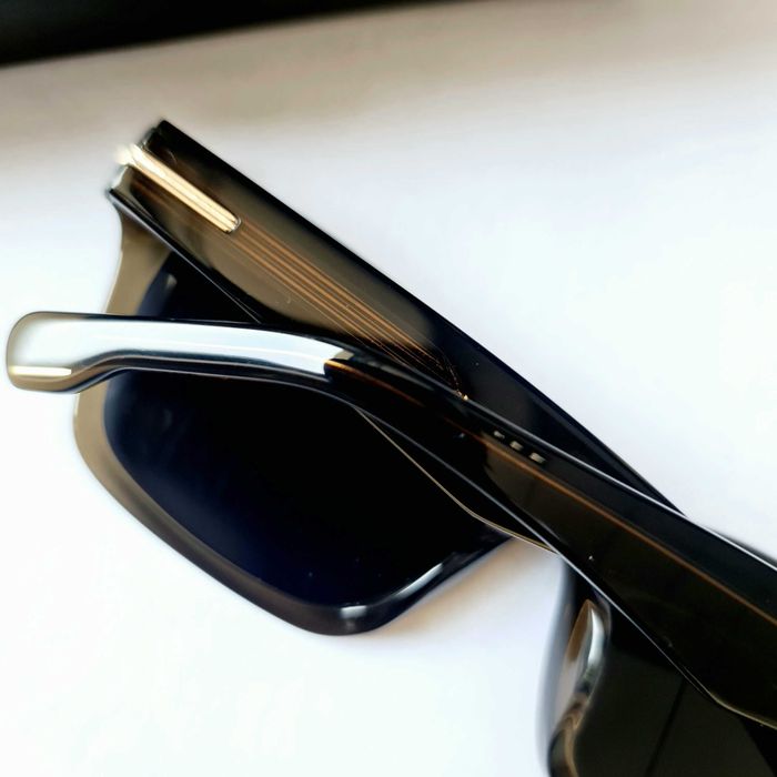 солнцезащитные очки Boss.