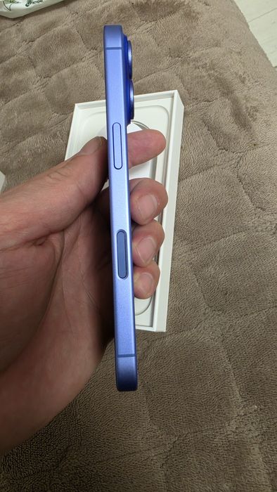 Продам IPhone 16