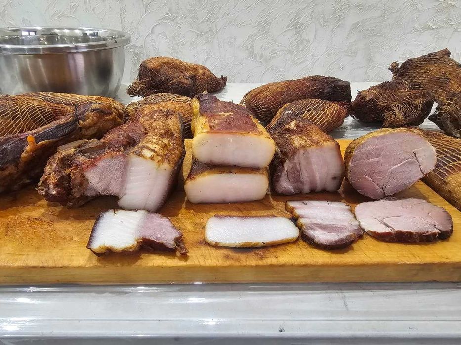 Сало копчёное и солёное.