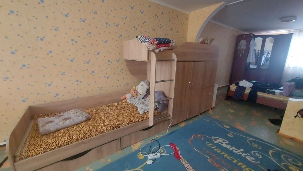 Двухъярусная кровать