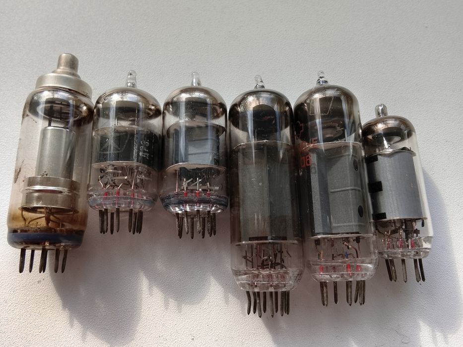 Продам лампы от телевизора за все