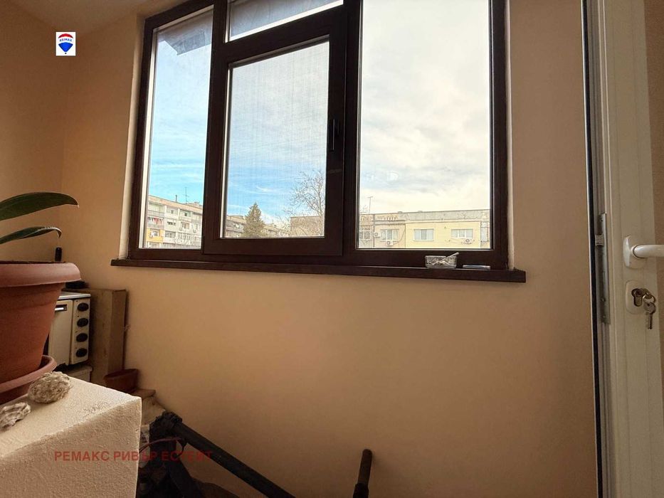 Продава се Едностаен апартамент в Русе, Здравец Изток - 35 кв.м за 786 €/кв.м - Снимка #4