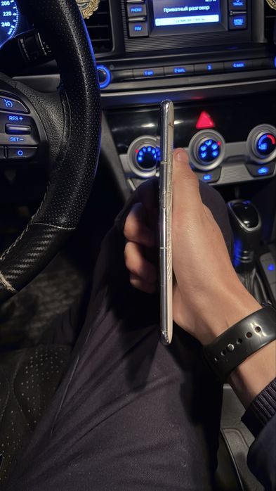 Samsung A80 с хорошим