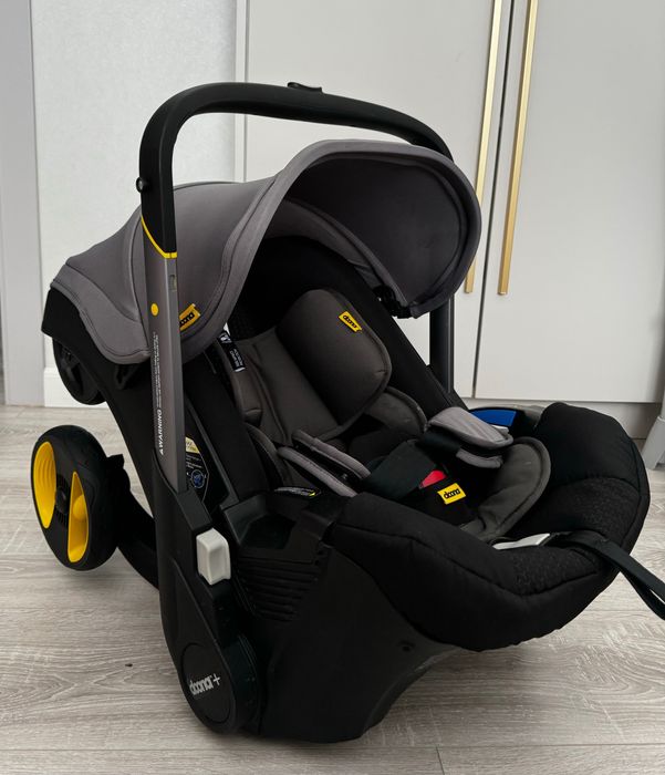Продам коляску-автолюльку Doona