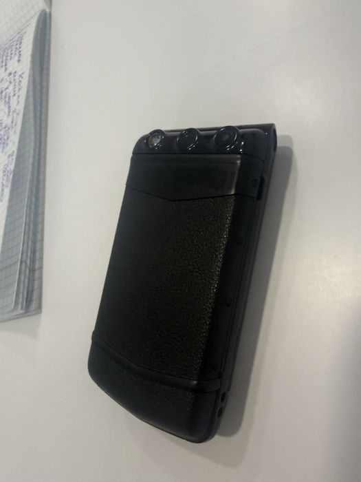 Vertu (knopachniy telefon)