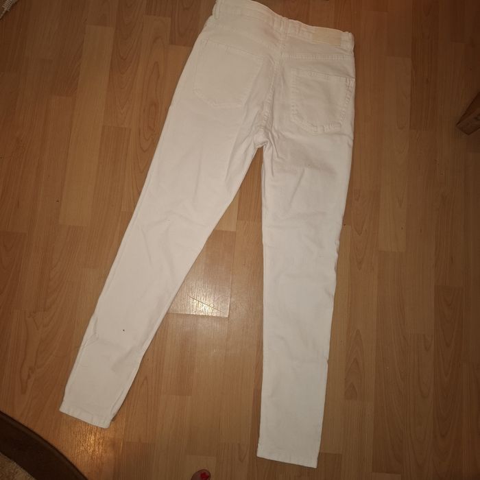 Blugi  bershka noi