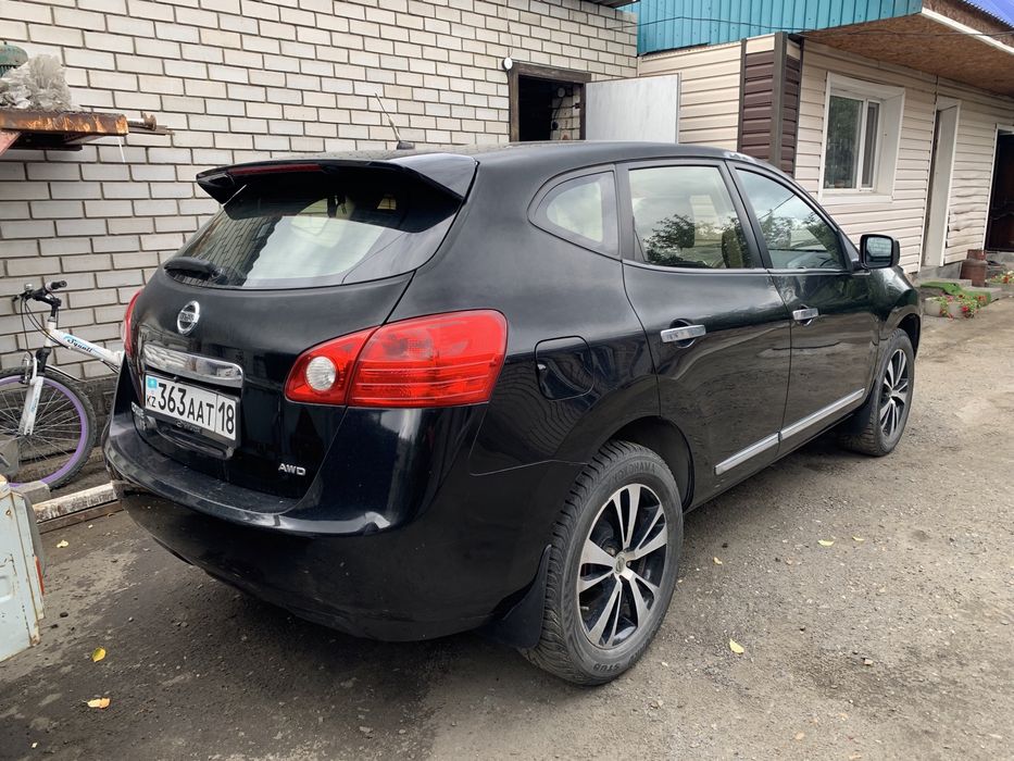 Ниссан кроссовер семейный