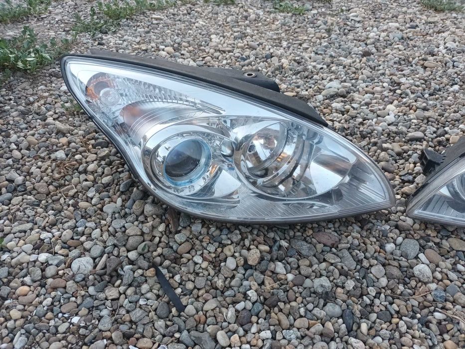 ляв и десен фар за хюндай и30 HYUNDAI I30