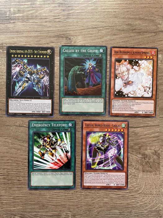 Yu-Gi-Oh! Карти.