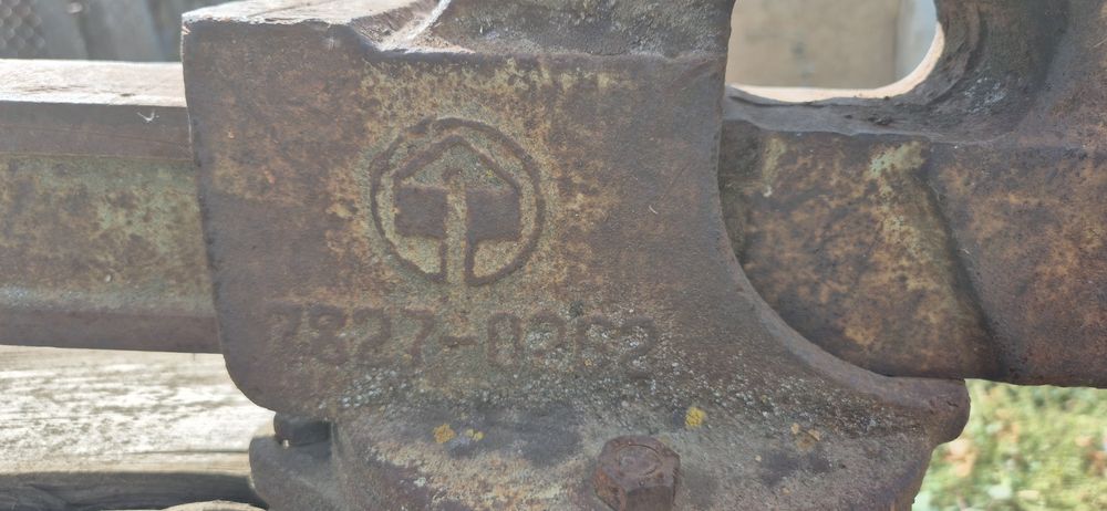 Продам тиски (СССР)