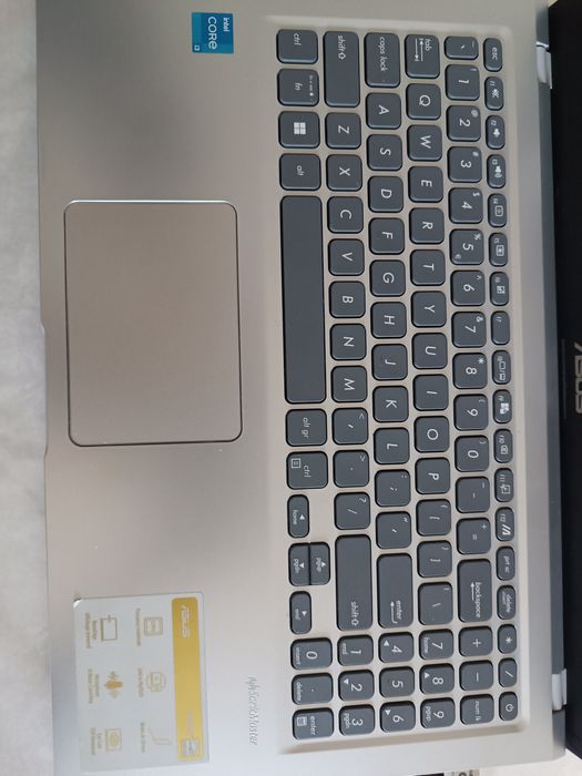 Asus noutbok kompyuter