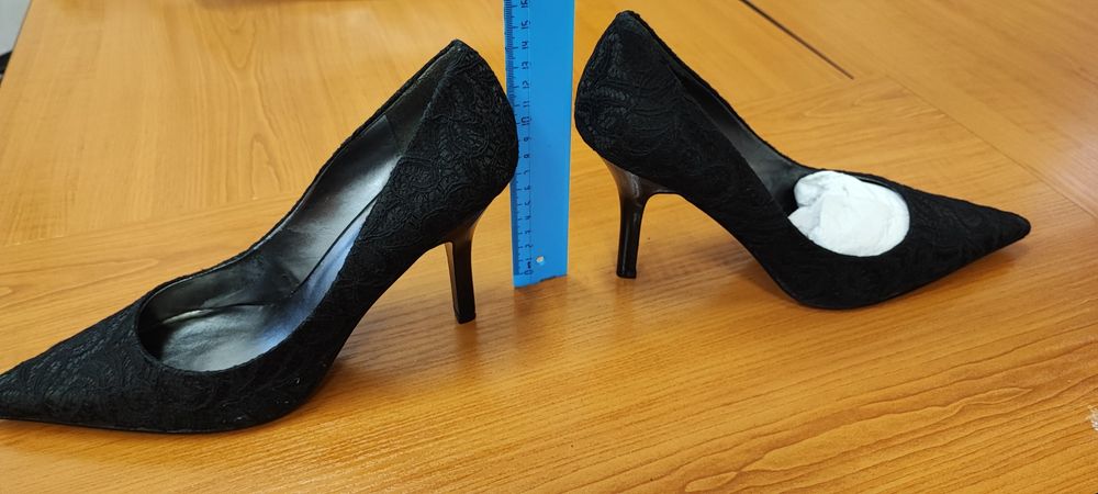 Продавам официални обувки