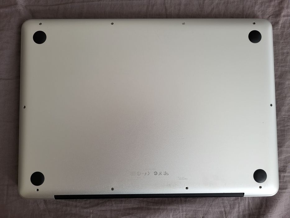 MacBook Pro 13' 16 RAM SSD Linux Mint