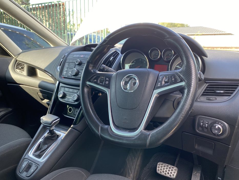 Fuzetă stânga față Opel Zafira C 2014