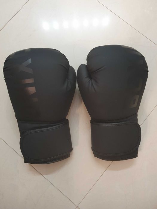 Боксови ръкавици 12  и 14 oz