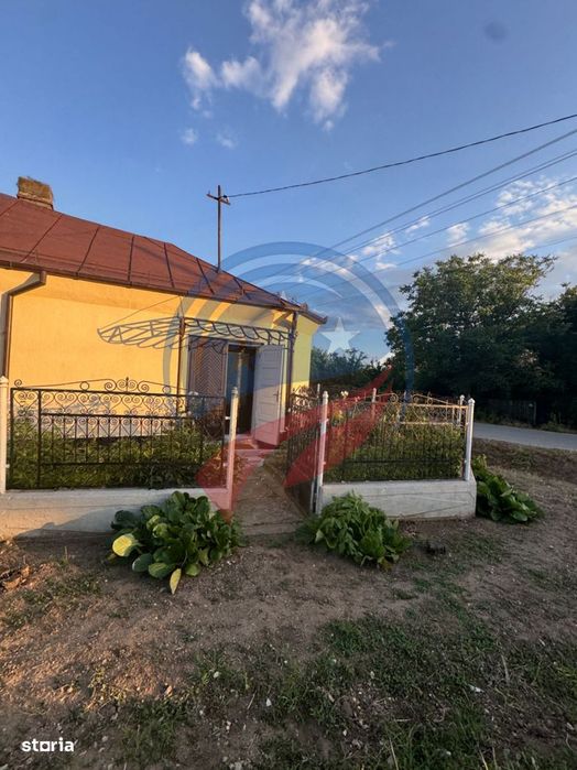 Casă de vânzare în Comuna Orodel – proprietate îngrijită, gata de locu
